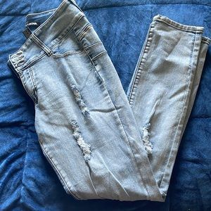 Long high waisted ripped jeans